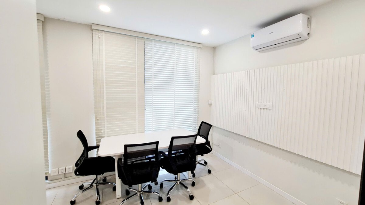 phong hop - Giá cho thuê văn phòng tầng 18 tòa A chung cư Lavida Plus phường Tân Hưng T8/2026