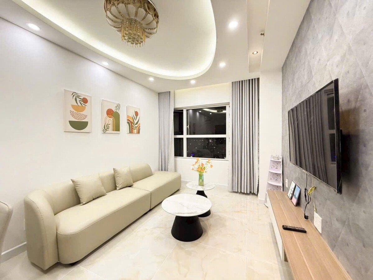 phong khach can ho ban 20 - Giá mua bán căn hộ 2pn chung cư Florita phường Tân Hưng T8/2026