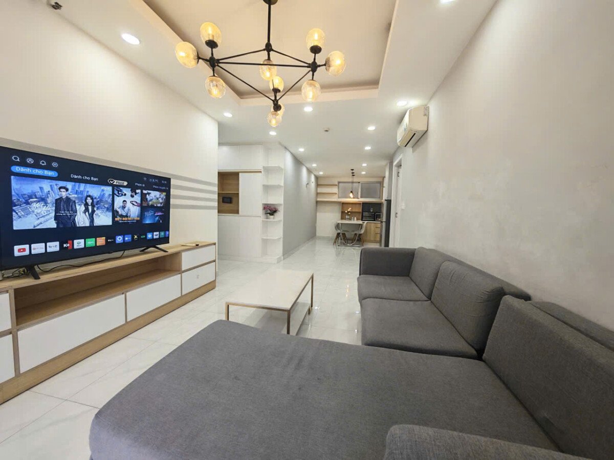 phong khach can ho ban 3 - Căn hộ hiếm, giá rẻ tại chung cư Scenic Valley 2, 81m2, giá 7.250 tỷ + ô đậu xe tầng hầm.