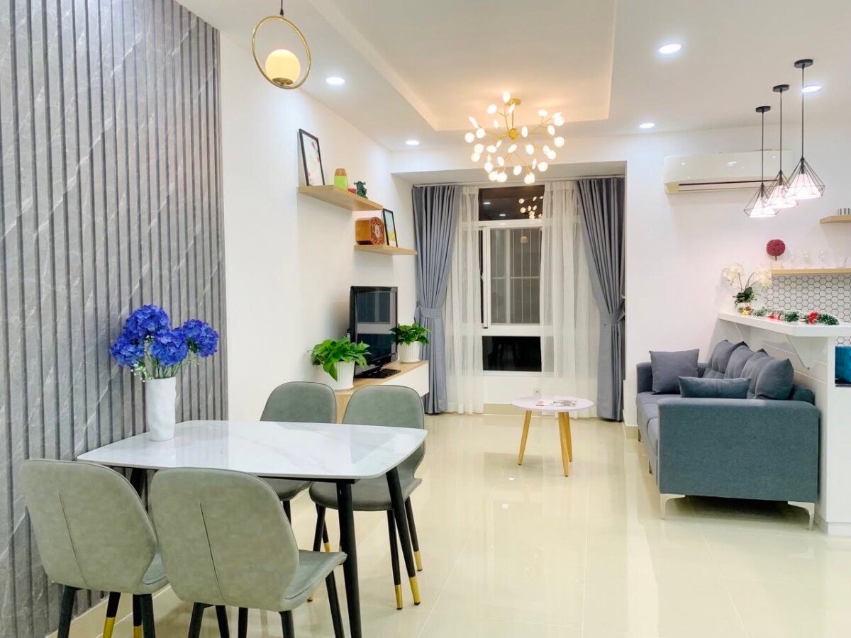 phong khach can ho ban 8 - Bán căn hộ chung cư Sky Garden 3, 70m2, 03pn, giá 4.8 tỷ, nhà đang có hợp đồng thuê.