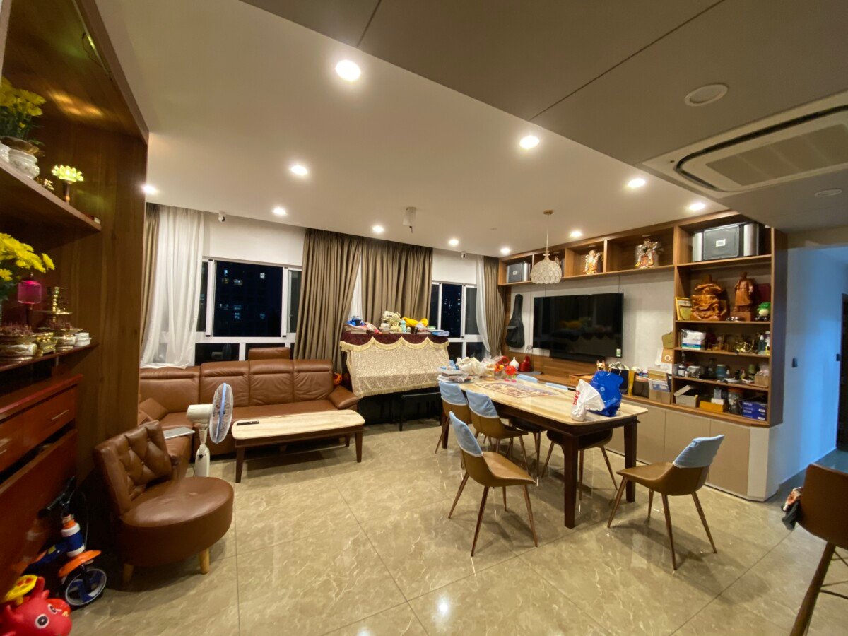 phong khach can ho cho thue 4 - Giá cho thuê căn hộ 2pn tòa D chung cư Happy Valley phường Tân Hưng T8/2026