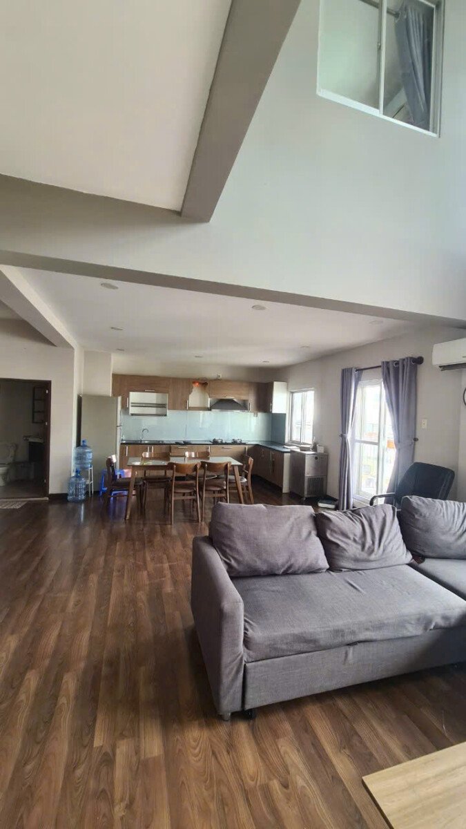 phong khach penthouse ban - Giá mua bán căn hộ Penthouse 3pn chung cư Hưng Vượng 2 phường Tân Hưng T8/2026