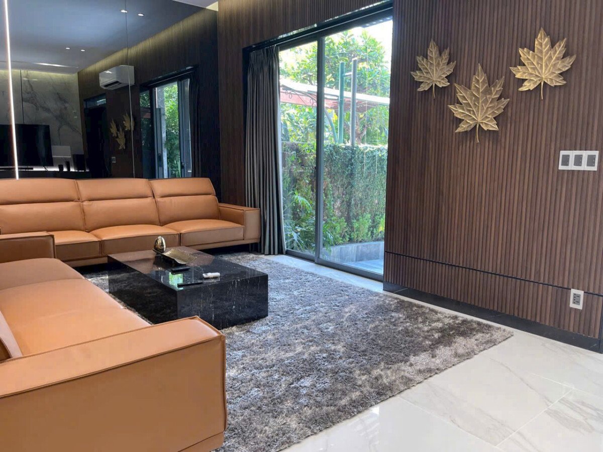 phong khach sang trong - Giá mua bán nhà Biệt thự 4pn đường Nội khu Hưng Thái 1 Phú Mỹ Hưng phường Tân Hưng T8/2026