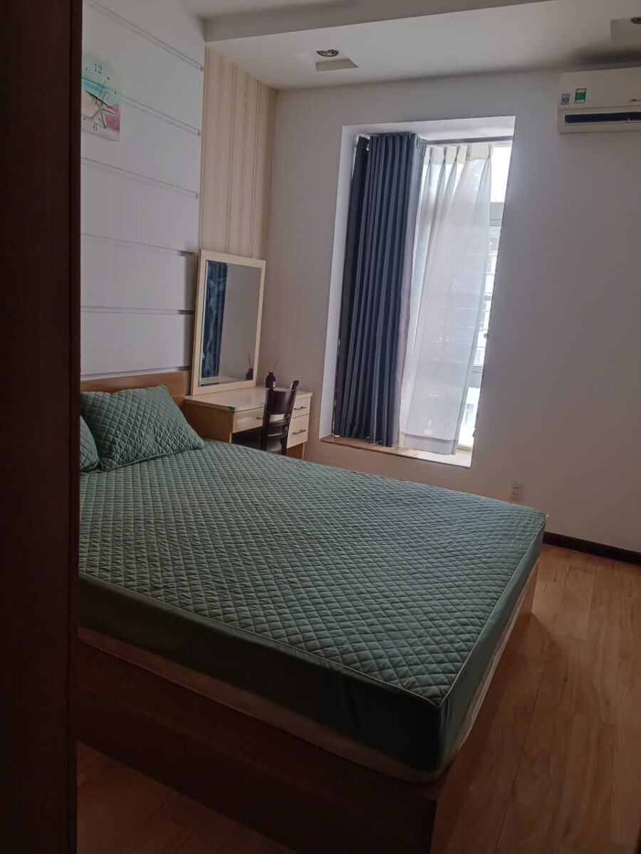 phong ngu can ho ban 9 - Hạ giá bán nhanh 4.250 tỷ , cho căn hộ 71m2, chung cư Sky Garden 2,nhà đang có hợp đồng thuê tháng 3/2027 trống.