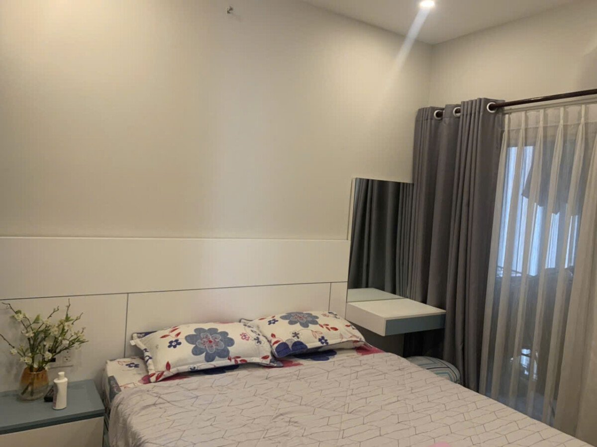 phong ngu can ho can ban 11 - Bán căn hộ 80m2, giá 7.6 tỷ, chung cư Scenic Valley 1, view trực diện hồ bơi, nhà đang có hợp đồng thuê.