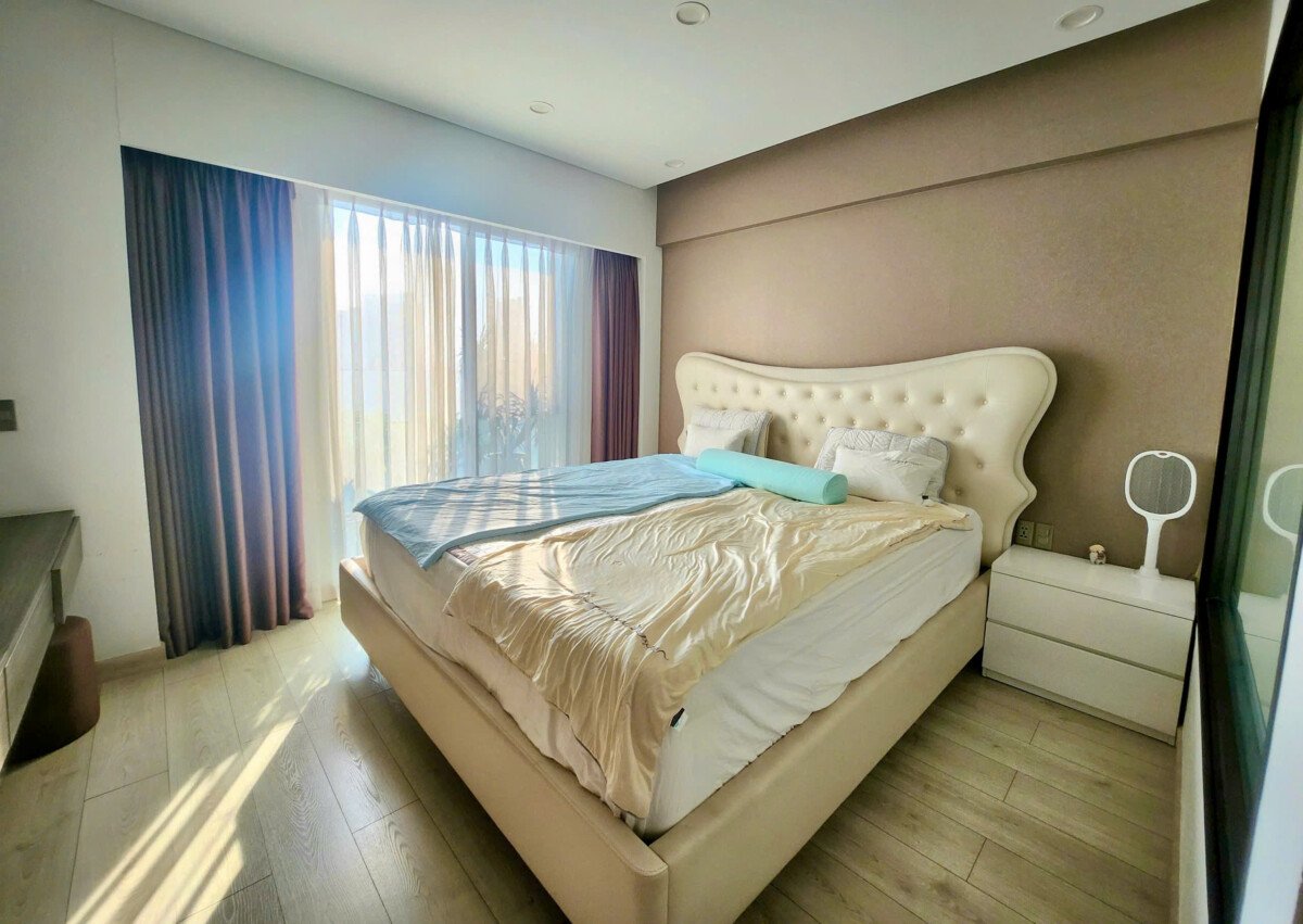 phong ngu can ho can cho thue 1 - Cho thuê căn hộ 101m2, chung cư Scenic Valley 1, 02pn, giá 26tr/tháng, đầy đủ nội thất.