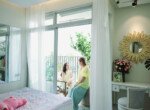 phong ngu co balcony rong rai 150x110 - Giá mua bán căn hộ 3pn số 02 tòa E chung cư Star Hill phường Tân Mỹ T8/2026