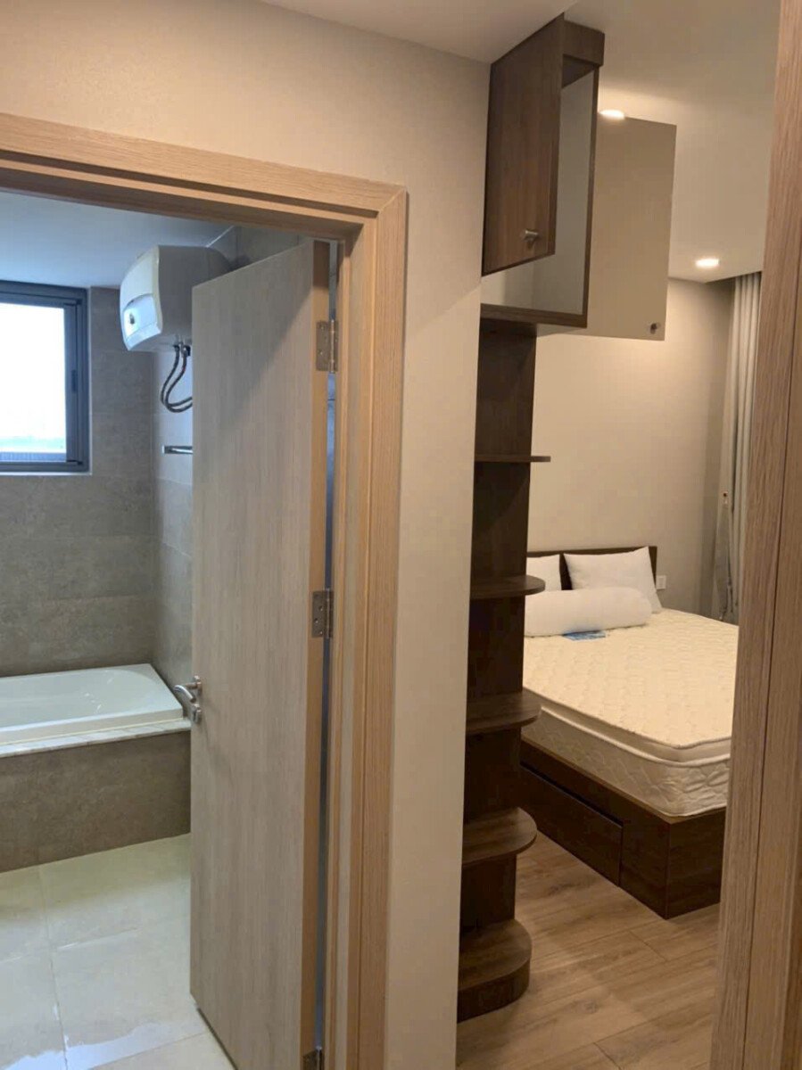phong ngu lon co nha tam rieng - Giá mua bán căn hộ 3pn tòa C chung cư Riverpark Premier phường Tân Hưng T8/2026