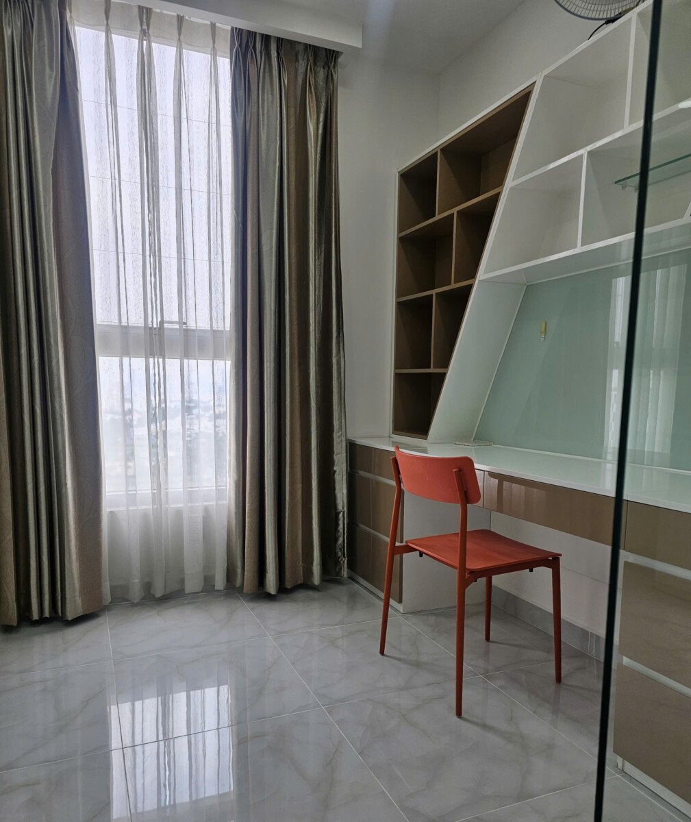 phong ngu nho ket hop phong lam viec - Giá cho thuê căn hộ 3pn lầu 15 tòa E chung cư Star Hill phường Tân Mỹ T8/2026