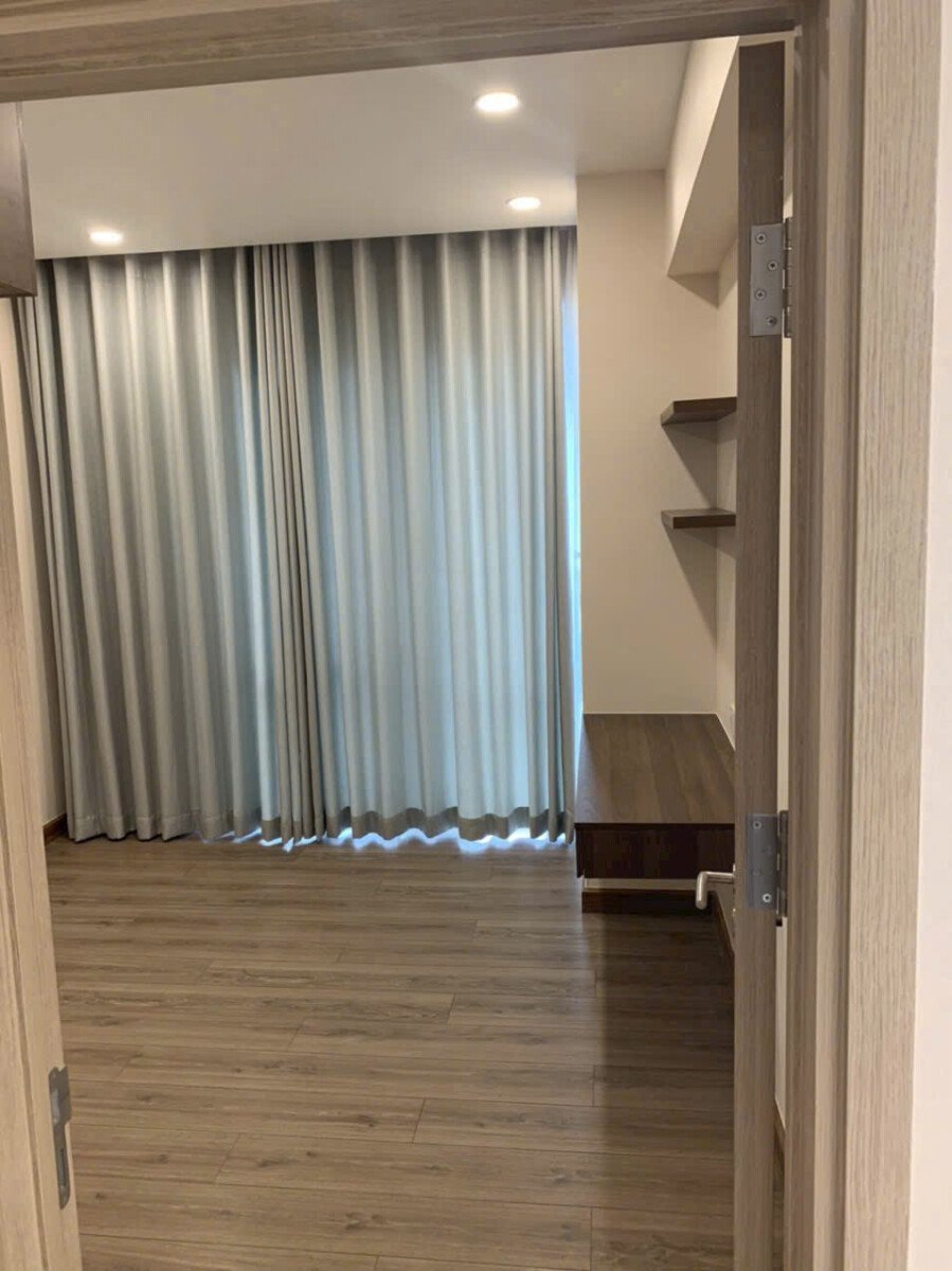 phong ngu thu 3 - Giá mua bán căn hộ 3pn tòa C chung cư Riverpark Premier phường Tân Hưng T8/2026