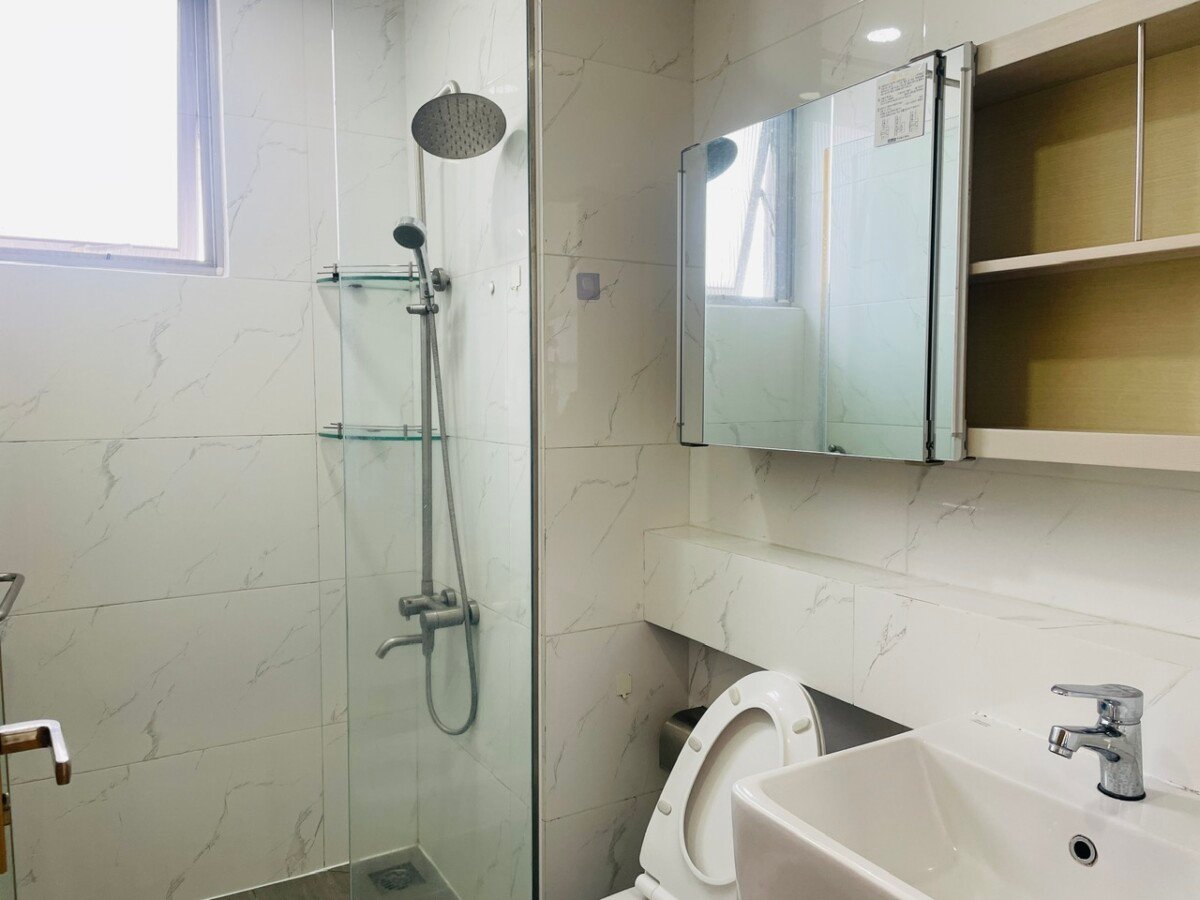 tollet can ho cho thue 4 - Cho thuê căn hộ chung cư Scenic Valley , 94m2, giá 25tr/tháng , đầy đủ nội thất, xem nhà dễ.