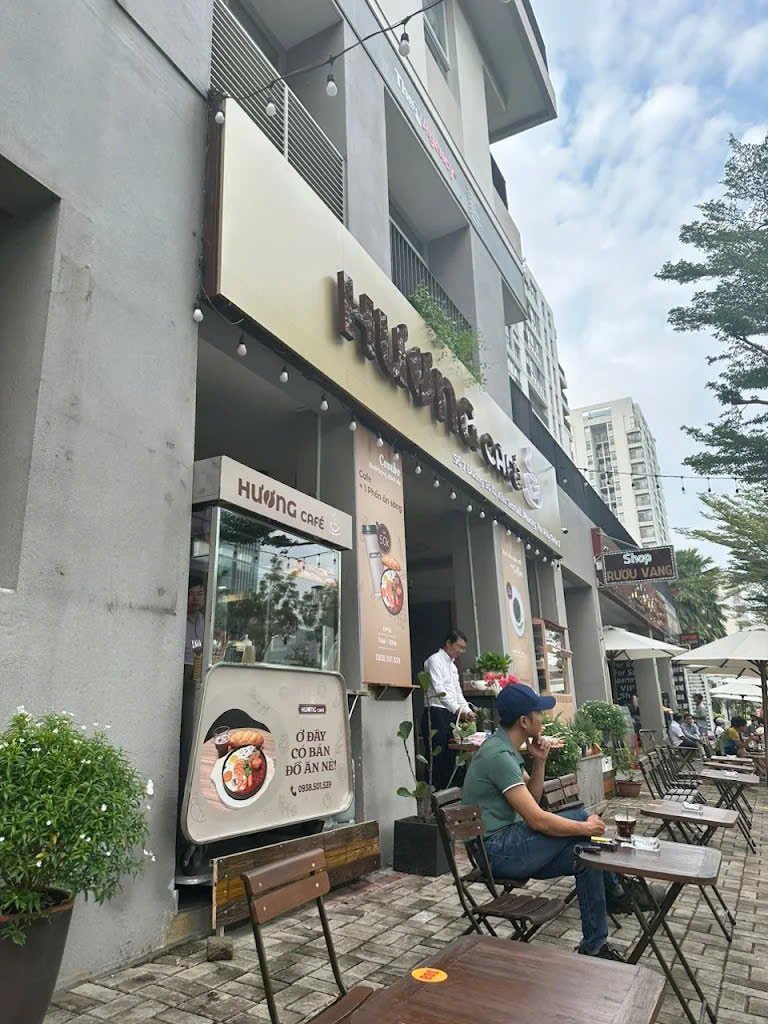 via he truoc nha - Sang nhượng quán cafe mặt Đường số 10 khối đế chung cư Star Hill phường Tân Mỹ T8/2026