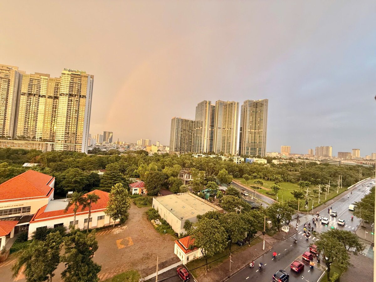 view balcony can ho 1 - Giá mua bán căn hộ 3pn tòa E chung cư Star Hill Phú Mỹ Hưng đường Raymondienne phường Tân Mỹ T8/2026