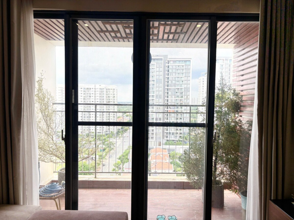 balcony phong khach 2 - Giá mua bán căn hộ 3pn tòa B căn 06 chung cư Nam Phúc Le Jardin phường Tân Mỹ T10/2026