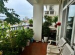 balcony phong khach can ho 150x110 - Giá mua bán căn hộ 3pn tòa A chung cư Cảnh Viên 1 phường Tân Mỹ T9/2026