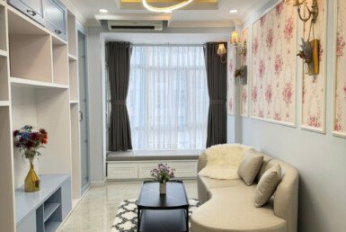 Bán căn hộ Sky Garden 3. DT 68m2 Lầu cao- 2 Phòng ngủ-2wc- Cửa Tây view Nam- Giá bán 5.6 Tỷ