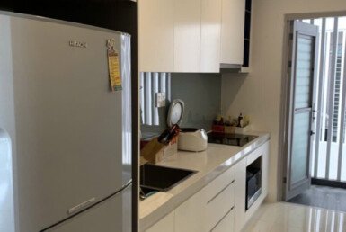 Bán căn hộ 80m2, giá 7.6 tỷ, chung cư Scenic Valley 1, view trực diện hồ bơi, nhà đang có hợp đồng thuê.