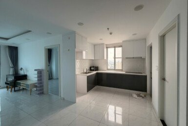 Cần bán gấp căn hộ chung cư Scenic Valley 2, 75m2, giá 6.8 tỷ +12m2 ô đậu xe ô tô.