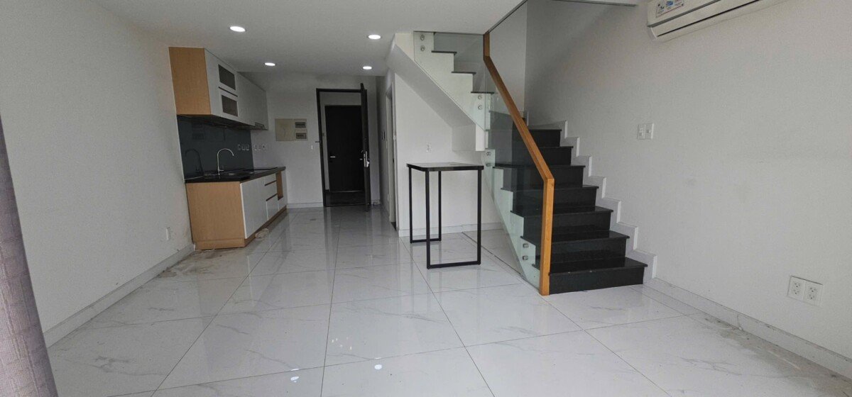 cho thue shop house midtown 9 - Cần cho thuê office tell Midtown Tòa M7- DT 70m2 Gồm trệt và 1 lửng- 1wc- Nội thất dính tường- Giá 18 Triệu/Tháng
