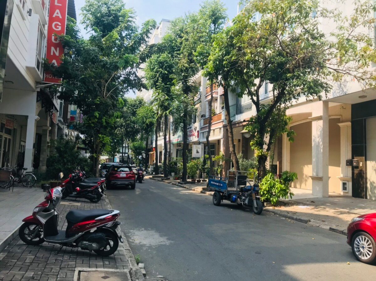 duong noi khu hung gia - Giá cho thuê tòa nhà nguyên căn 6pn có thang máy Nội khu Hưng Gia phường Tân Hưng T9/2026