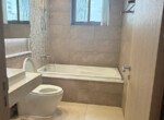 hien-trang-can-ho-co-2-toilet-day-du-thiet-bi-nhu-hinh