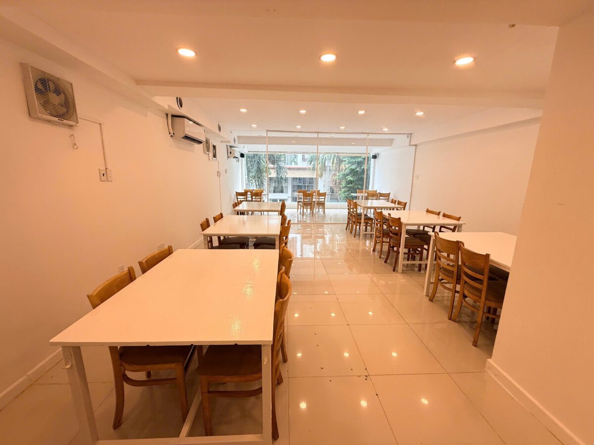 hien trang dang kinh doanh nha hang - Giá cho thuê tòa nhà nguyên căn 6pn có thang máy Nội khu Hưng Gia phường Tân Hưng T9/2026