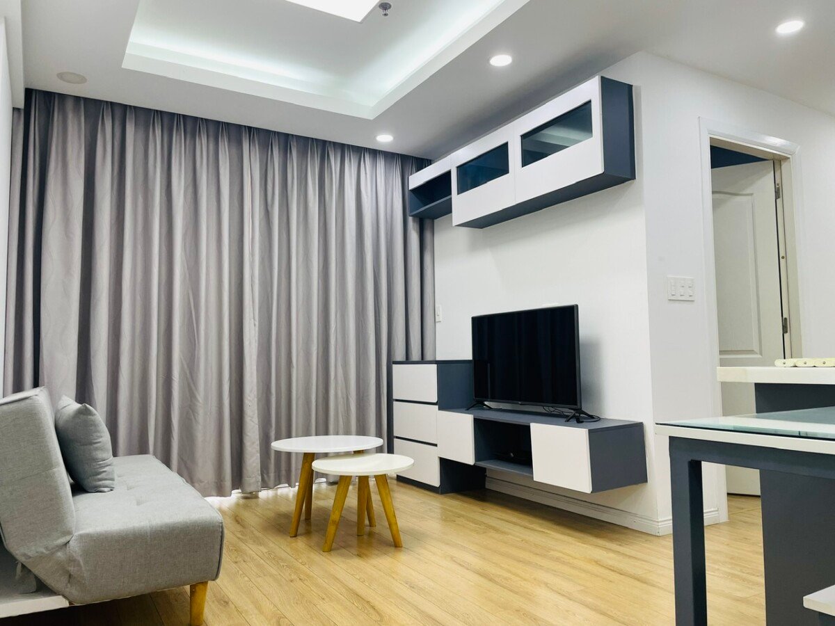 hinh anh phong khach can ho cho thue - Cho thuê căn hộ 71m2, chung cư Scenic Valley 1, giá 18tr/tháng, nội thất đầy đủ.
