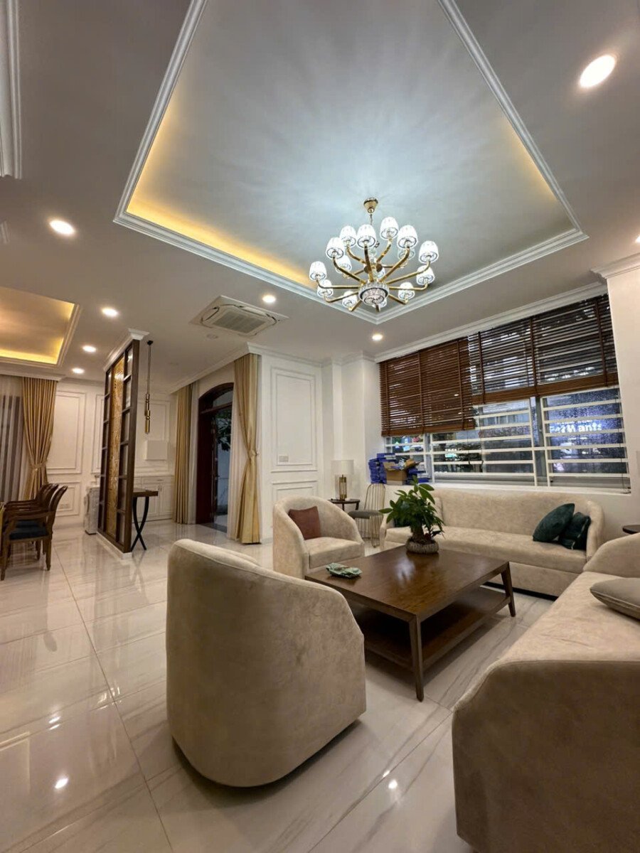 khong gian phong khach tang tret - Giá cho thuê nhà Biệt thự 5pn mặt đường C Phú Mỹ Hưng phường Tân Mỹ T9/2026