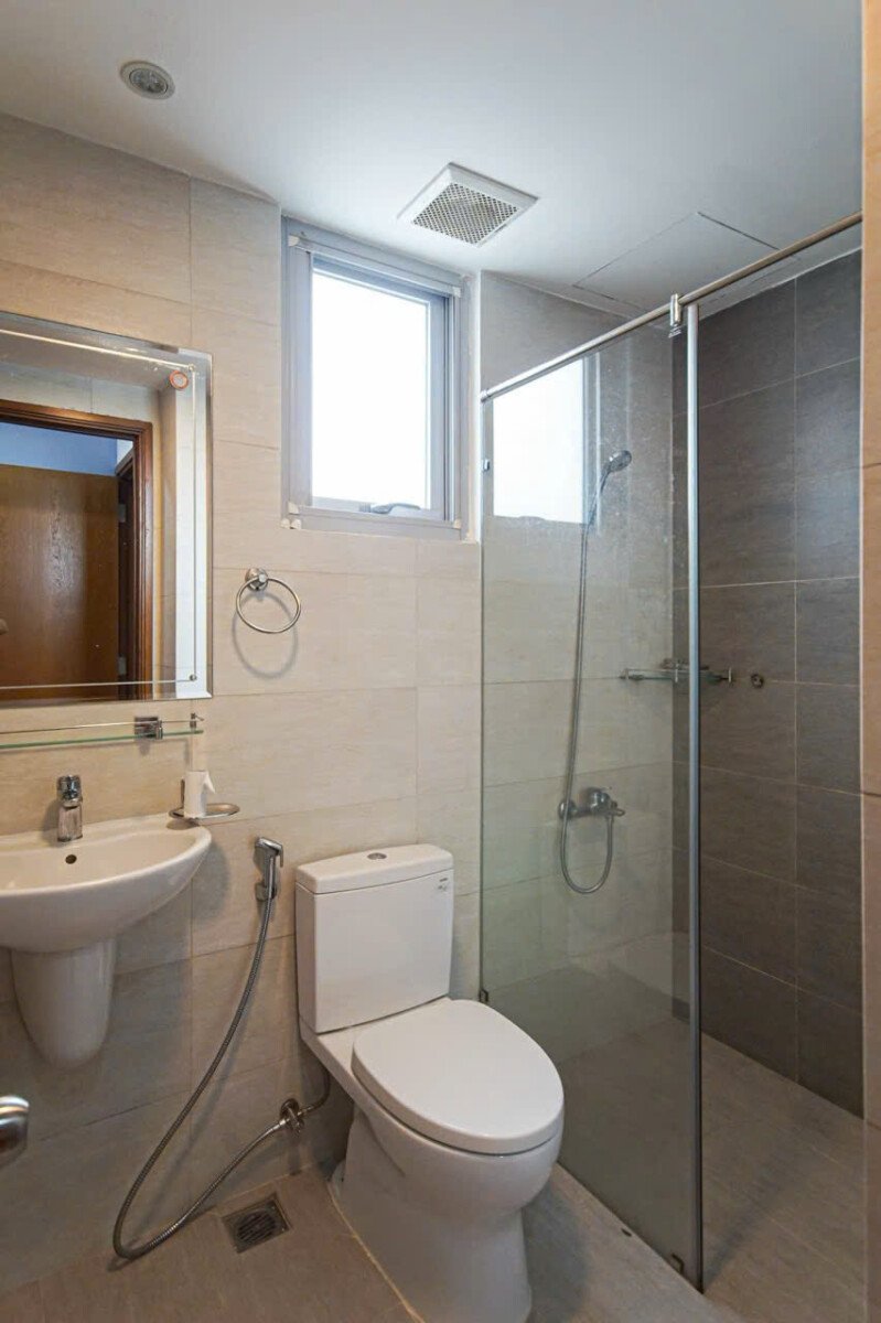 nha co 2 toilet hoan thien - Giá mua bán căn hộ 3pn số 01 tòa C chung cư Scenic Valley 1 phường Tân Mỹ T9/2026