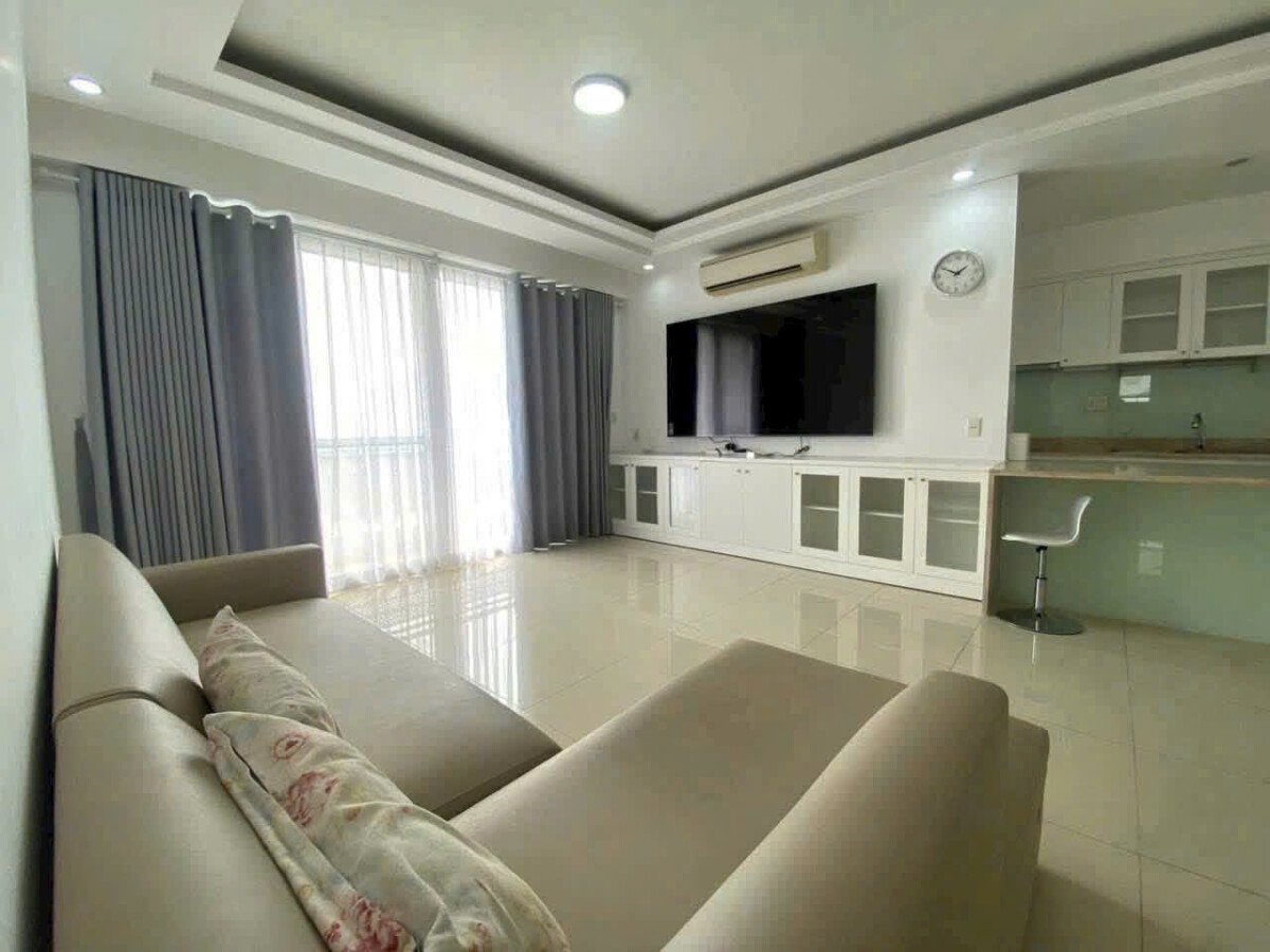 phong khach can ho ban - Giá mua bán căn hộ 3pn tòa C lầu 10 chung cư Riverpark Residence phường Tân Hưng T9/2026