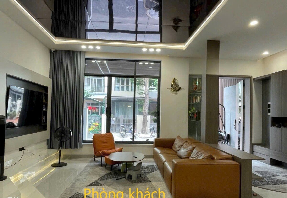 phong khach nha ban - Giá mua bán nhà Biệt thự 4pn đường Nội khu Hưng Thái 2 Phú Mỹ Hưng phường Tân Hưng T10.2026