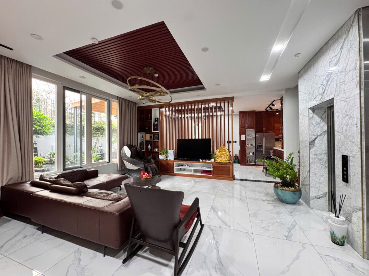 phong khach nha biet thu ban - Giá mua bán nhà Biệt thự nguyên căn 5pn kdc Sala Thủ Thiêm T9/2026