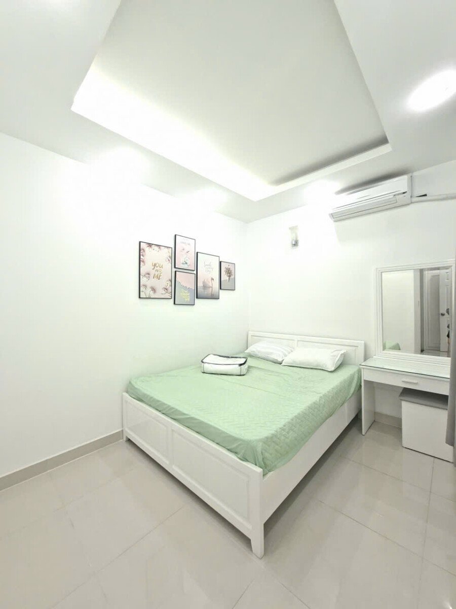 phong ngu 1 - Cho thuê căn hộ Sky Garden 3. DT 70m2 Tone trắng- 2 Phòng ngủ-2wc- Giá thuê 16 Triệu/Tháng