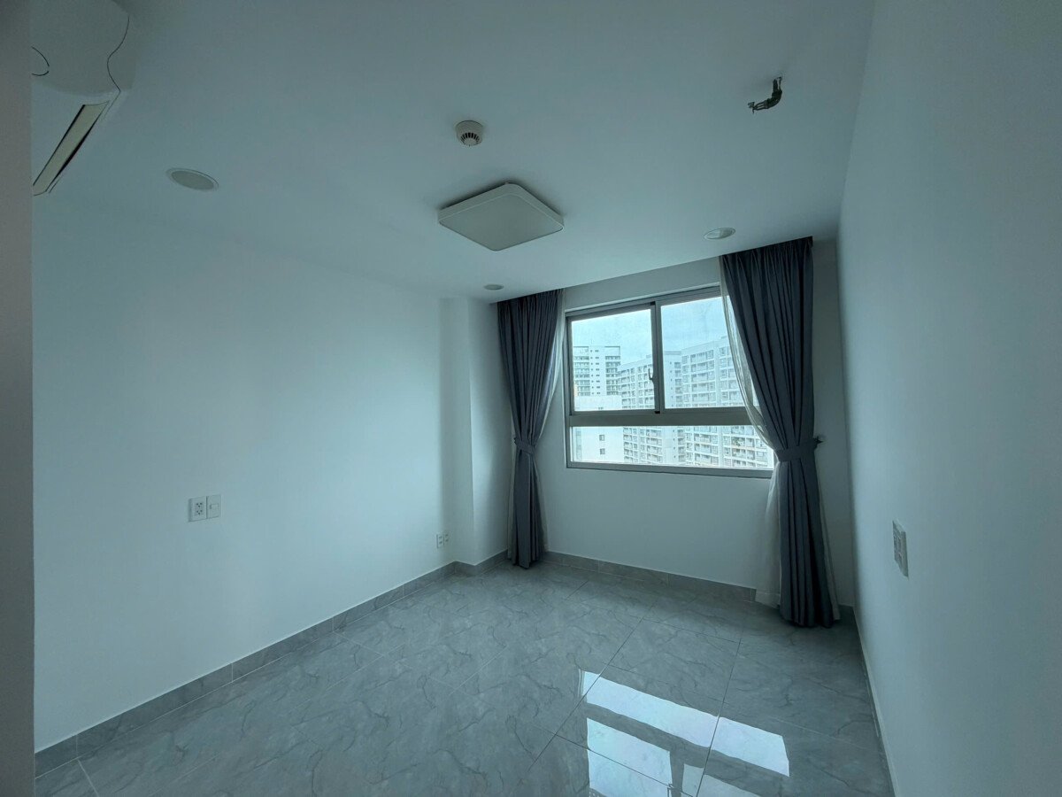 phong ngu can ho ban 3 - Cần bán gấp căn hộ chung cư Scenic Valley 2, 75m2, giá 6.8 tỷ +12m2 ô đậu xe ô tô.