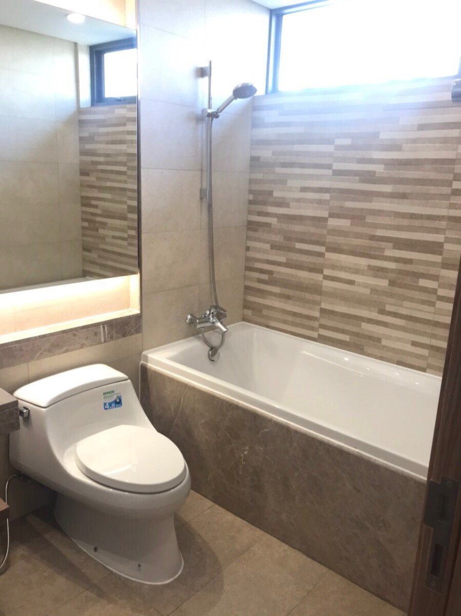 tollet can ho cho thue 3 - Cho thuê căn hộ 02pn, chung cư Urban Hill, giá 20tr/tháng, đầy đủ nội thất.