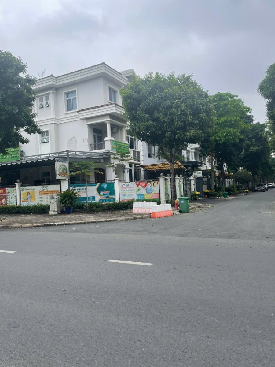 vi tri biet thu goc duong tan phu va noi khu nam vien - Giá mua bán nhà Biệt thự 4pn góc đường Nội khu Nam Viên phường Tân Mỹ T9/2026