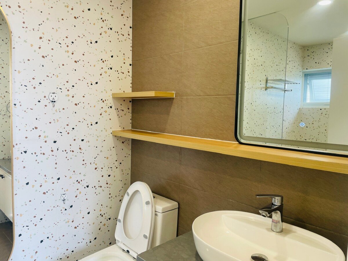 wc can ho can ban - Cho thuê căn hộ 03pn, chung cư Grand view, giá 31tr/tháng, view trực diện hồ bơi.