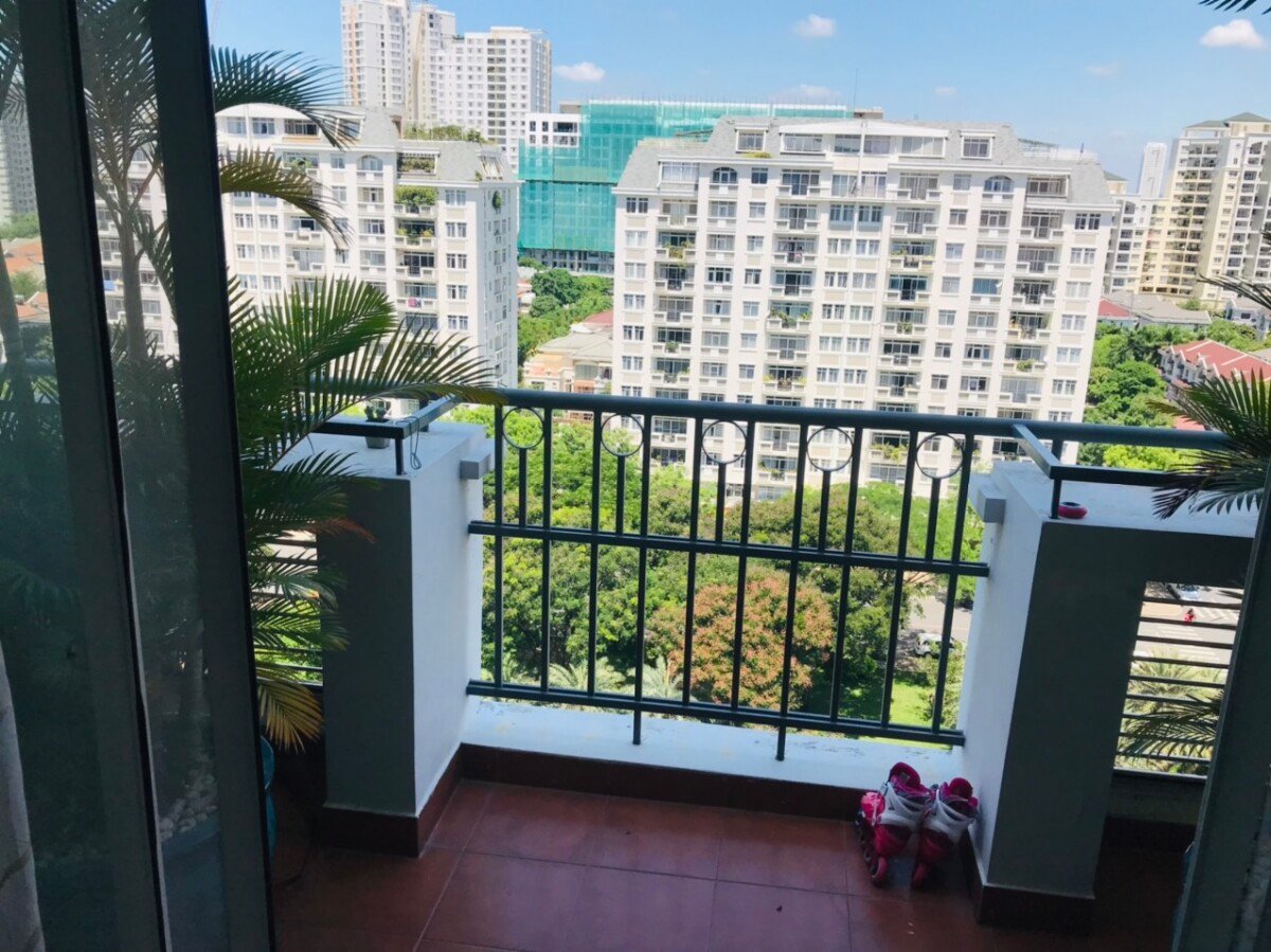 balcony lien ke cong vien - Cho thuê căn hộ 3pn tòa A chung cư Cảnh Viên 1 giá 20tr/tháng