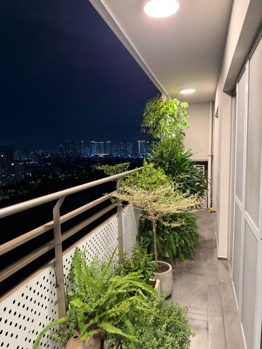 balcony phong khach 1 - Bán gấp căn hộ 3pn - 151m2 tòa C chung cư Scenic Valley 1 giá 13 tỷ
