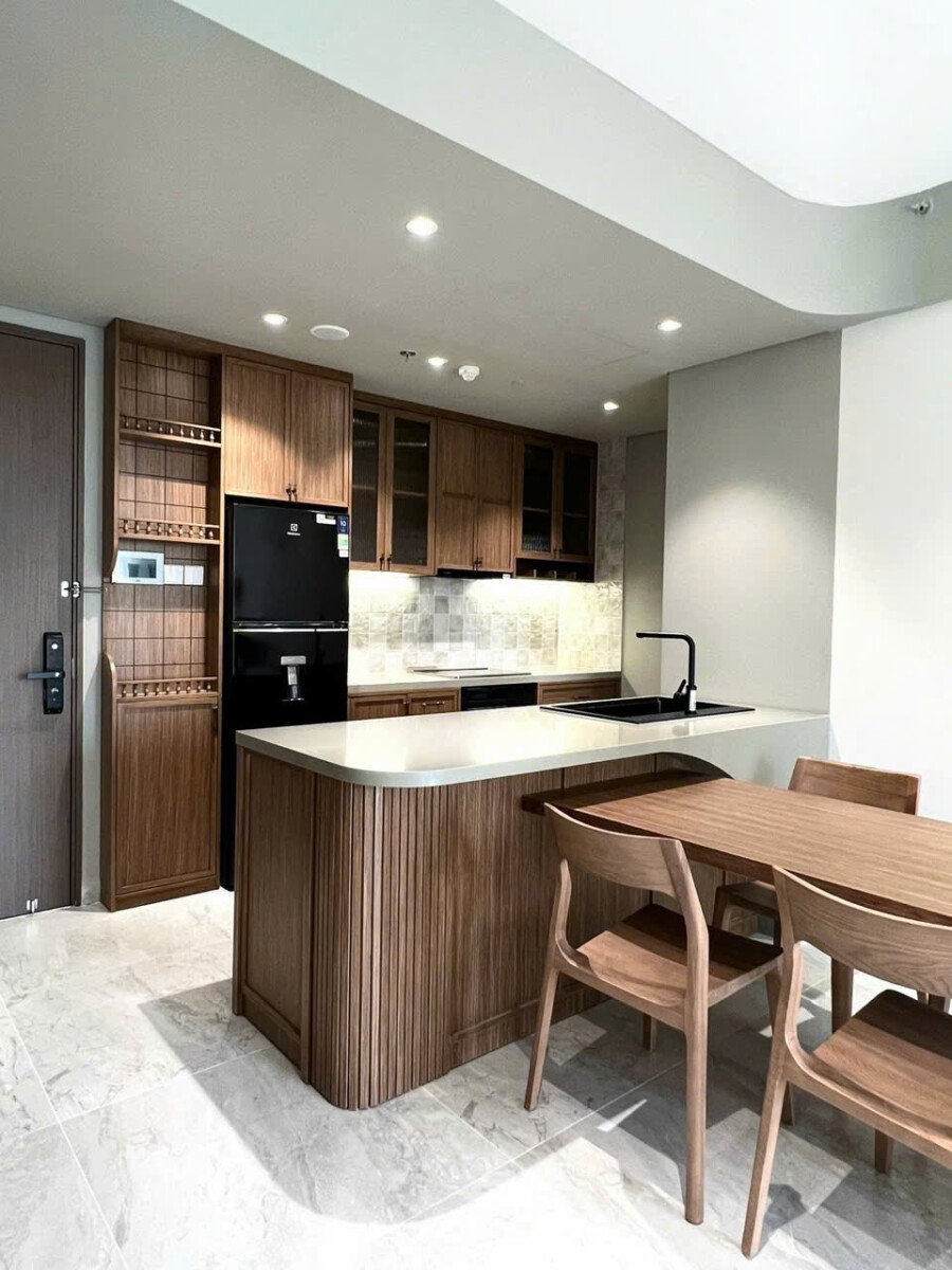 bep can ho cho thue 7 - Cho thuê căn hộ Cardinal court , căn sân vườn , 02pn, giá 33tr/tháng, nội thất cao cấp.