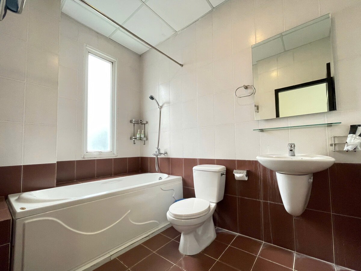 cac phong co toilet rieng - Cần sang hợp đồng thuê tòa nhà CHDV 18p khu Hưng Phước 2 phường Tân Hưng