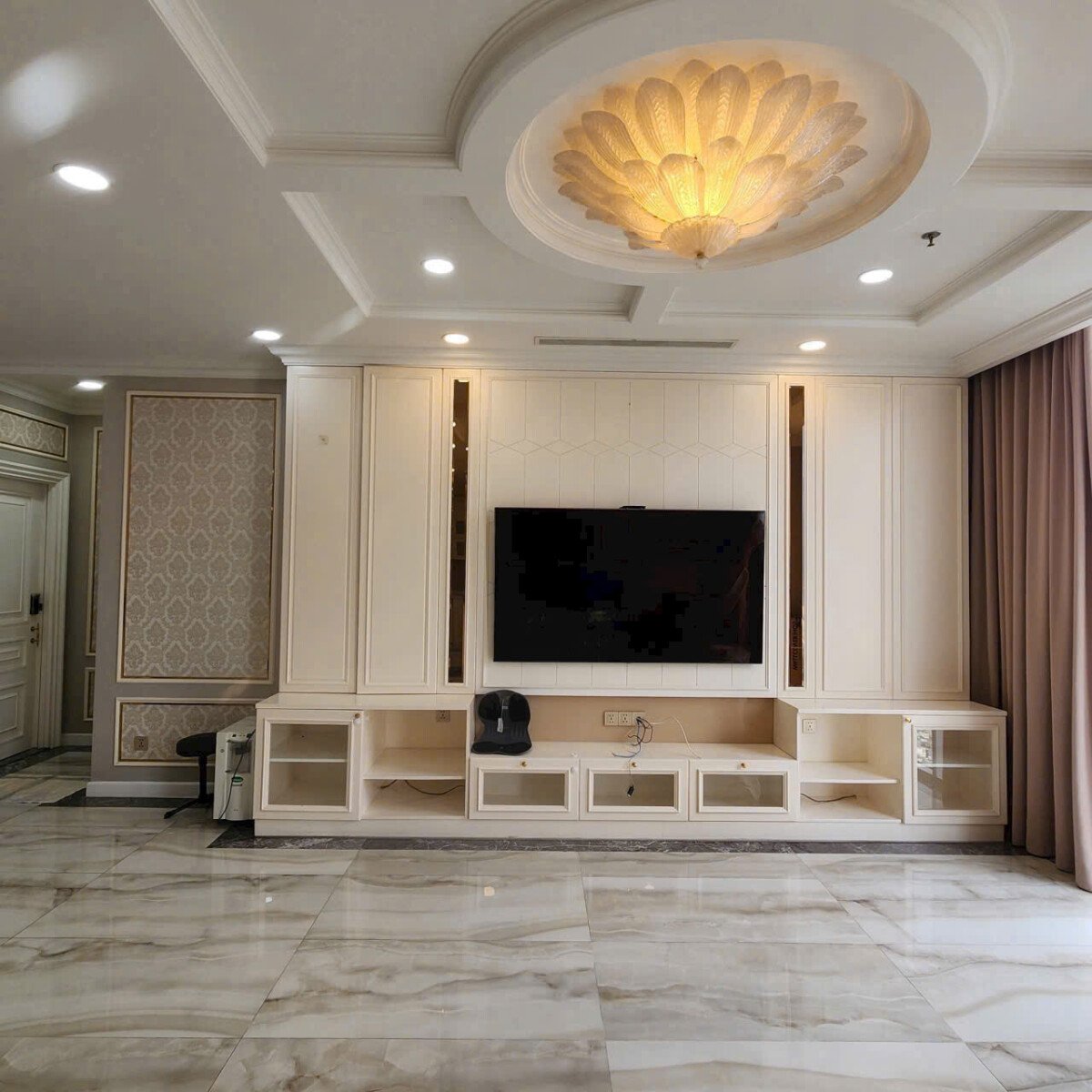 can canh phong khach day du noi that sang trong - Bán căn hộ Penthouse 5pn chung cư Sunrise City phường Tân Hưng giá 20 tỷ