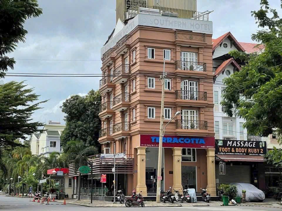 can canh toa nha chdv ban - Giá mua bán tòa nhà 17p chdv đường Bùi Bằng Đoàn phường Tân Hưng T10/2026