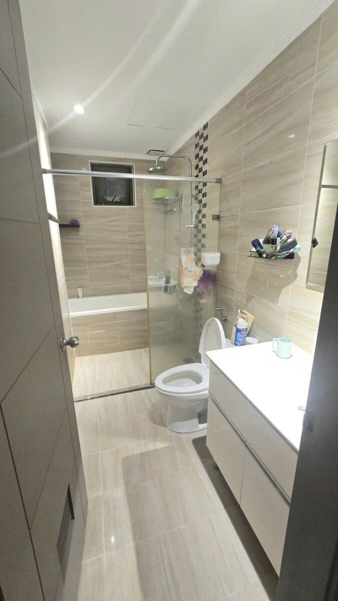 can ho co 2 nha tam hoan thien cao cap - Bán lỗ căn hộ 3pn tầng 10 chung cư Docklands - Cityland phường Tân Mỹ giá rẻ