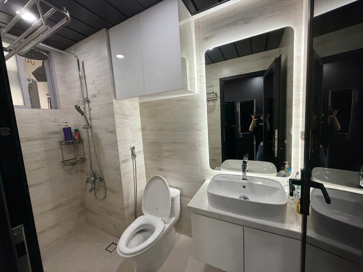 can ho co 2 toilet hoan thien - Bán gấp căn hộ 3pn tầng 20 tòa E chung cư Scenic Valley 1 phường Tân Mỹ Giâ 7,7 tỷ