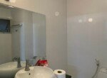 can-ho-co-2-toilet-nhu-hinh