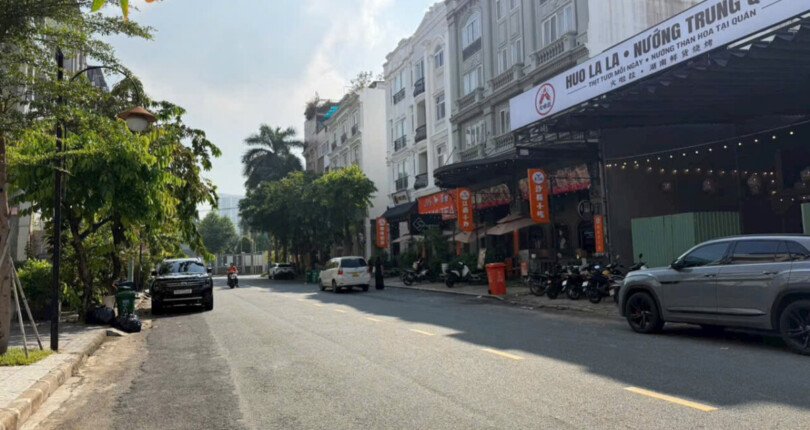 Bán nền đất góc R3.12 đường Phan Khiêm Ích Phú Mỹ Hưng giá 62 tỷ