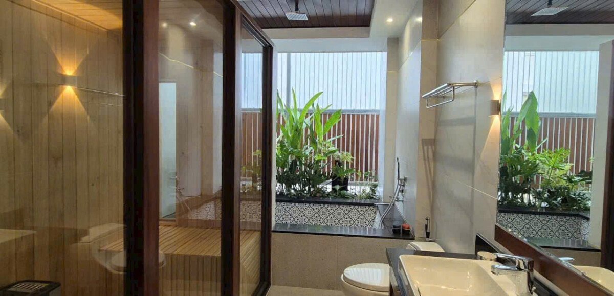 he thong toilet day du thiet bi - Bán gấp tòa nhà Khu Hưng Gia 5 giá 45 tỷ
