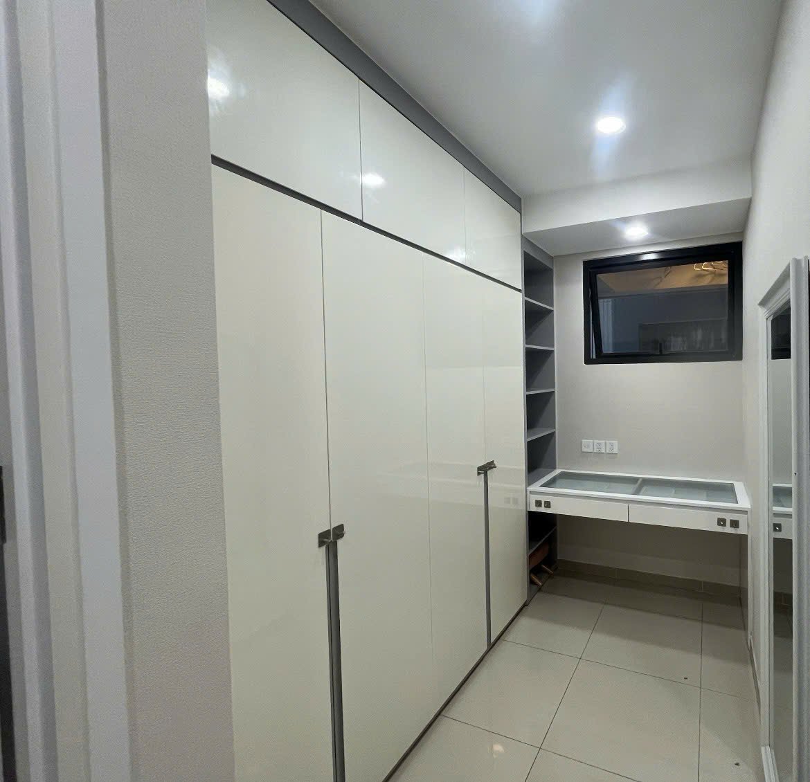 hien trang nha hoan thien noi that cao cap - Giá cho thuê căn hộ 2pn tầng 27 tòa T6 chung cư The View phường Tân Mỹ T10/2026