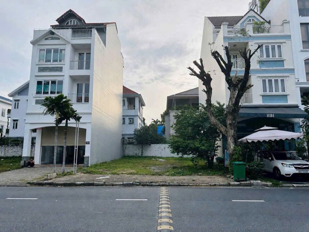 hinh anh cap dat nen ban - Bán gấp cặp đất nền xây tòa nhà văn phòng mặt đường Tân Phú Phú Mỹ Hưng giá 66 tỷ